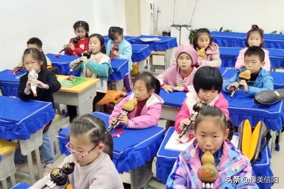 不忘初心同心同行—琵琶山学校第二届家校共同发展委员会成立大会