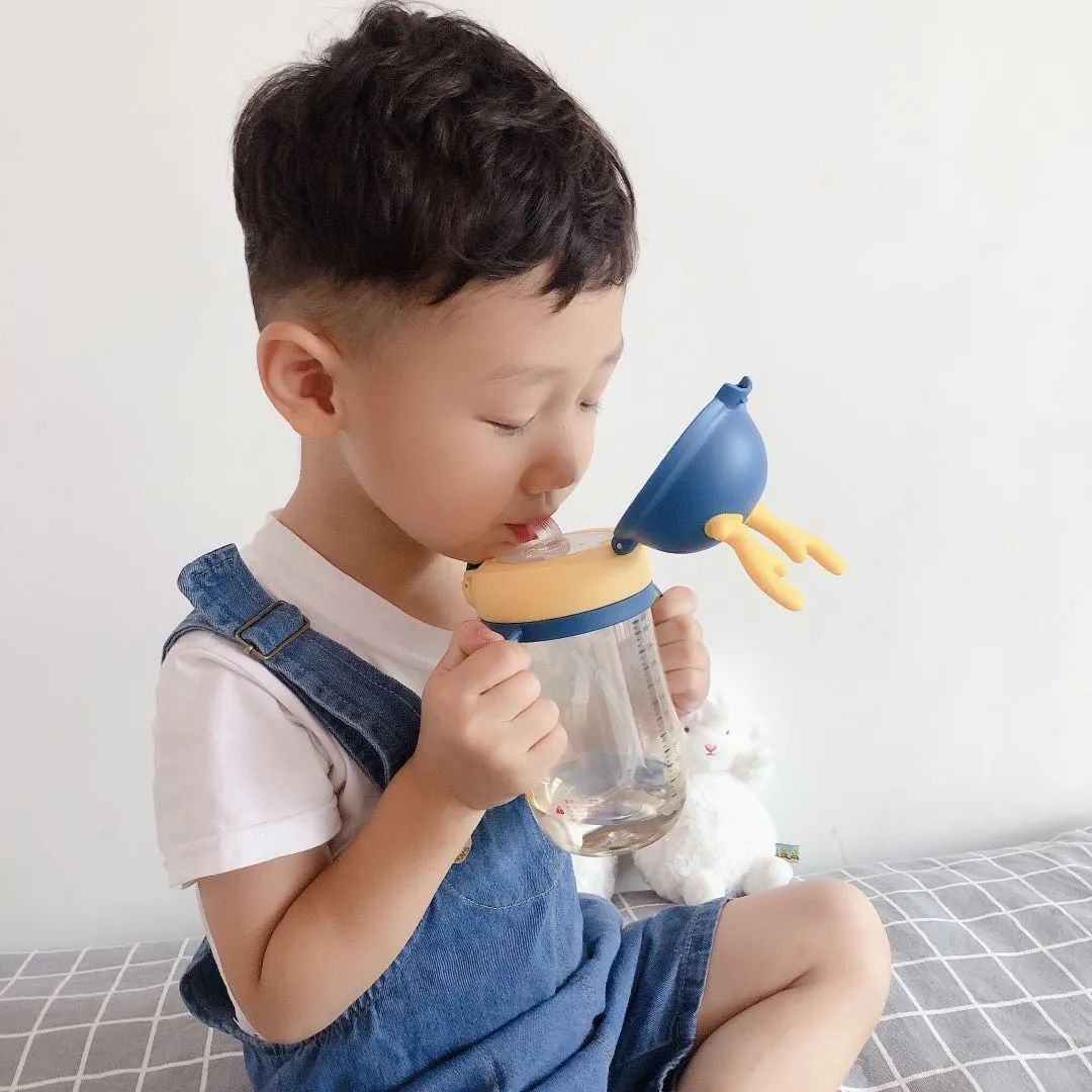 圆圆胖胖的喝奶杯，小鹿角也太可爱了吧