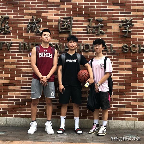 陈坤晒儿子帅气校服照,陈坤17岁儿子