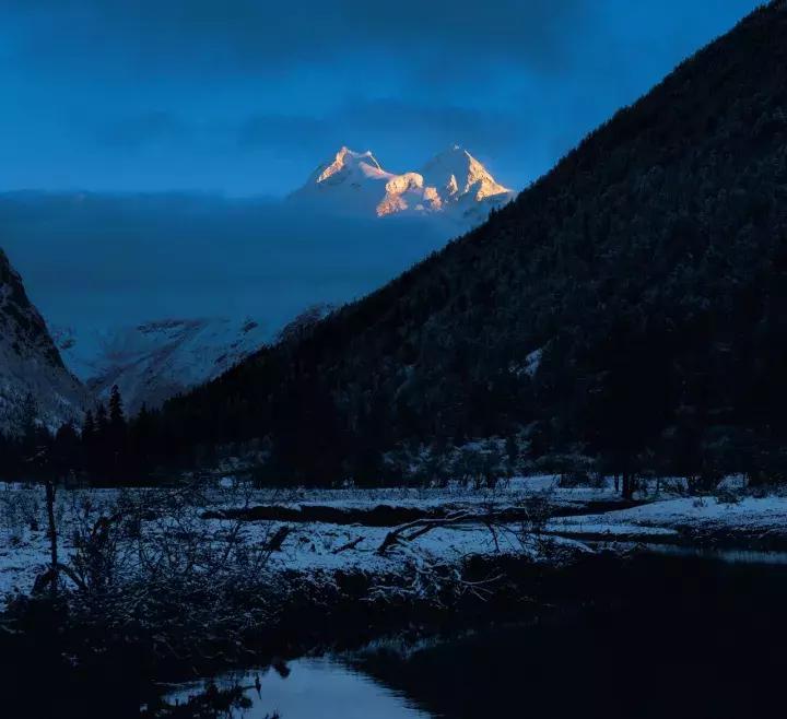 看阿坝县全景,阿坝环线海拔一览表