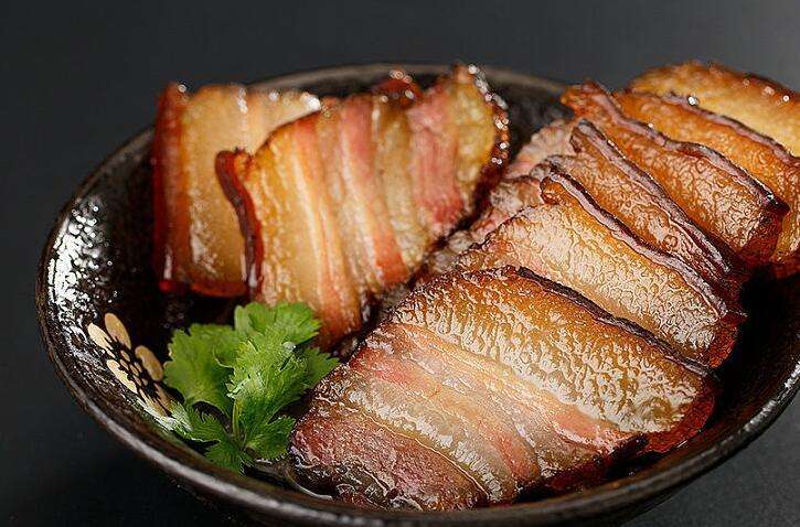 一个有吃有喝有玩的地方,旅游又可以吃又可以玩的地方