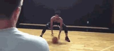 篮球基本功运球13种,篮球运球基本功训练五年级