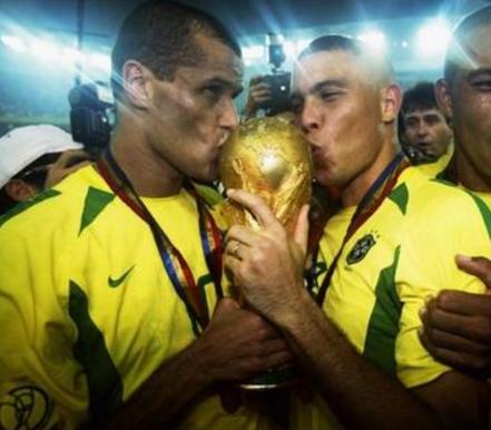 世界足坛公认的五大球王,世界足坛十大巨星2020