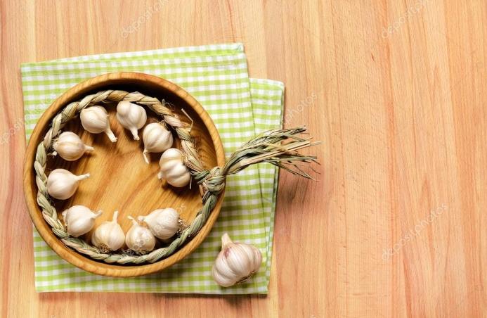 吃蒜能吃药么,吃蒜了能不能吃药