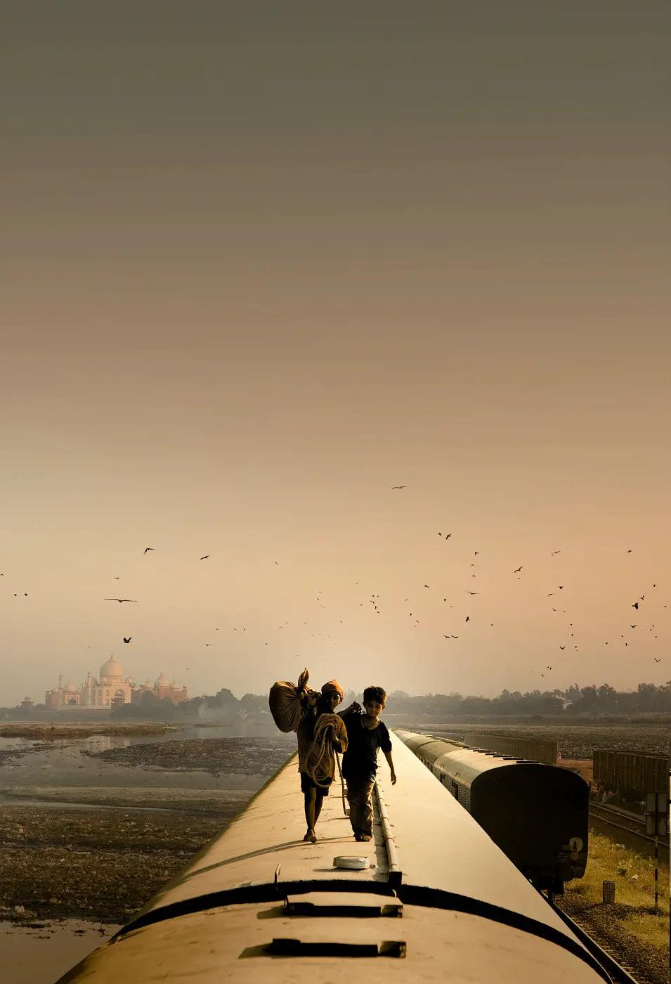 人性之光,苦难与希望并存的平行世界!评《贫民窟的百万富翁》