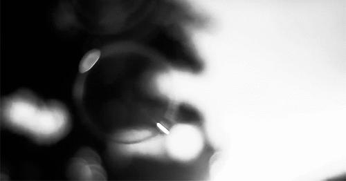 一个人该怎么养小孩,如何养出一个冷漠无情的孩子