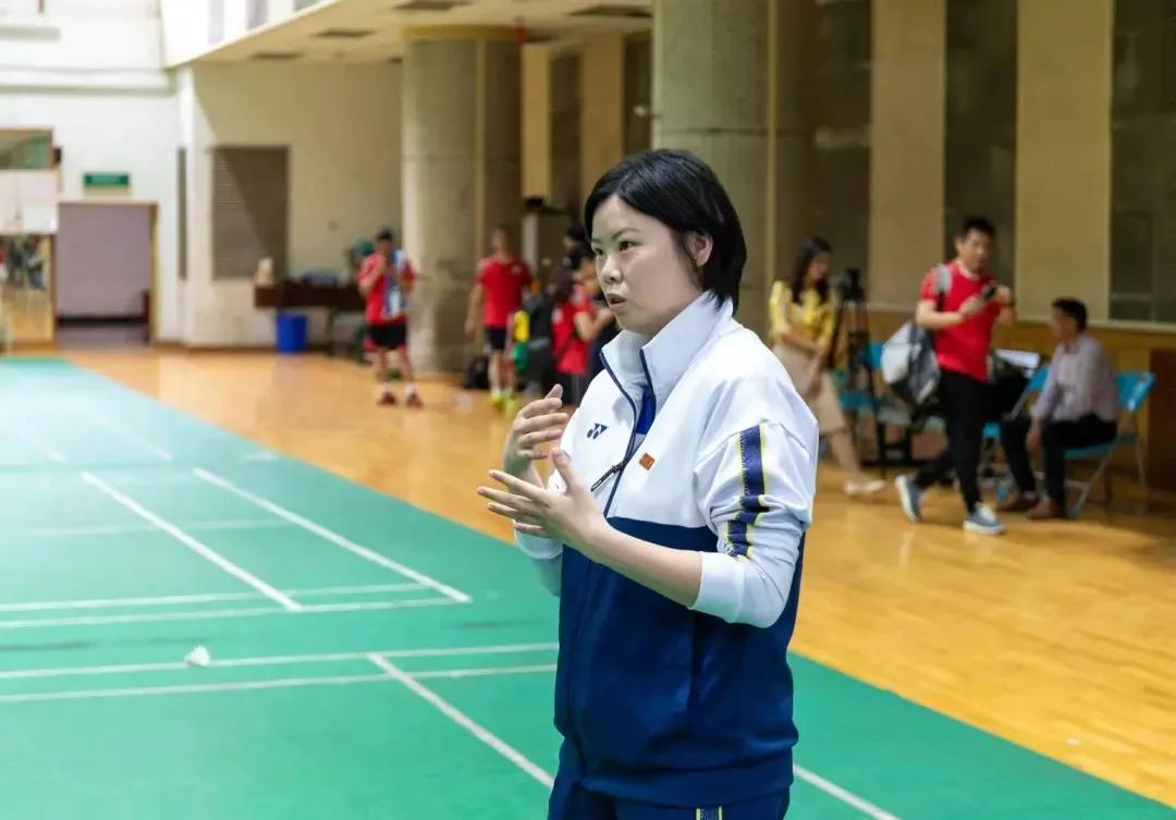 冠军教你打羽毛球,中国队教你打羽毛球
