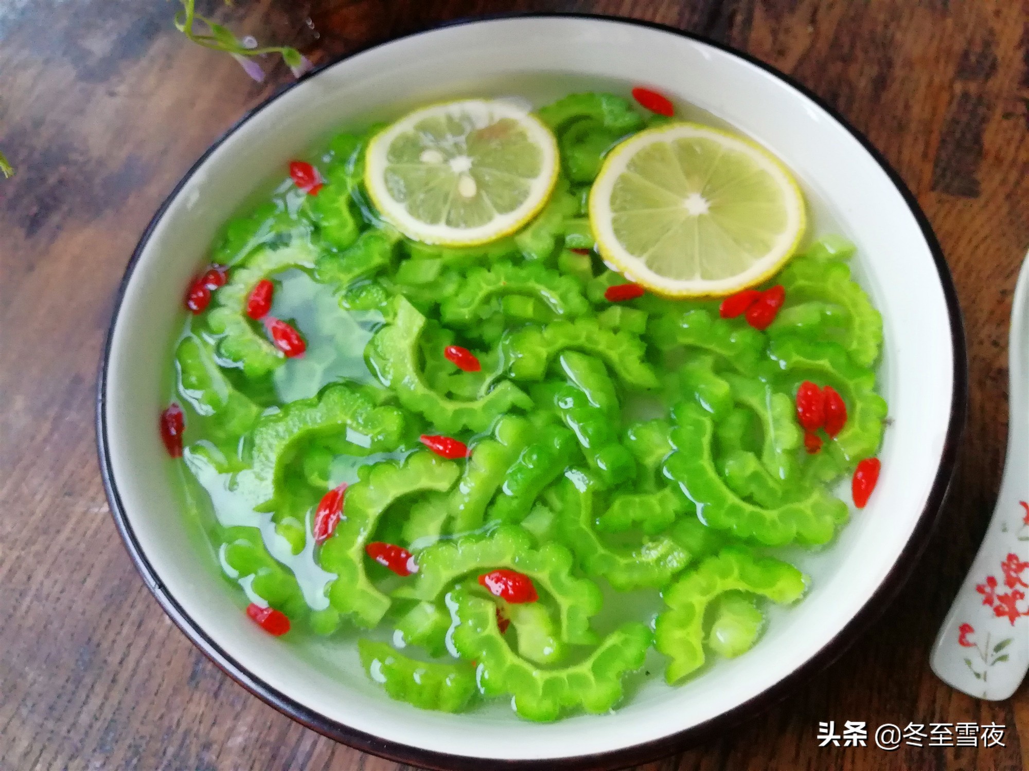 凉菜做法简单容易学，分享15道凉菜做法，过年餐桌上非常受欢迎