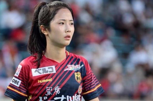 韩国足球明星结婚,韩国女星结婚证