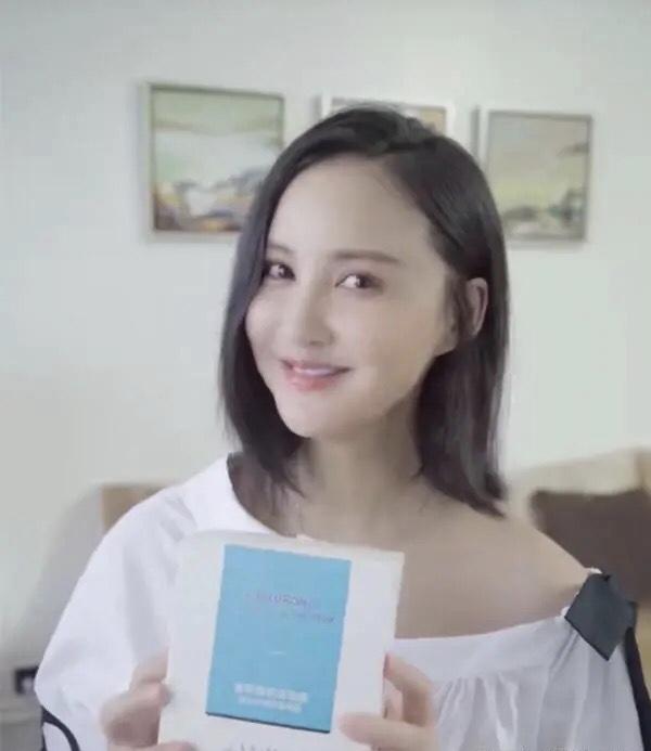 郑爽晒的“宝藏”面膜，补水保湿还美白，张歆艺：平价又好用