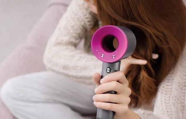 小伙不听众人劝告花190万,小伙买到假戴森吹风机