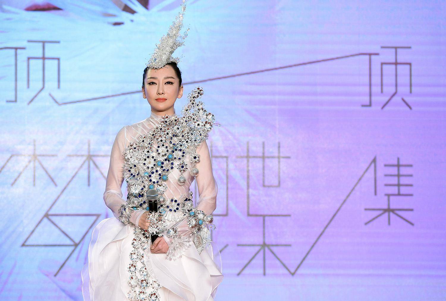 萨顶顶是真的假唱了吗,萨顶顶假唱是故意的吗