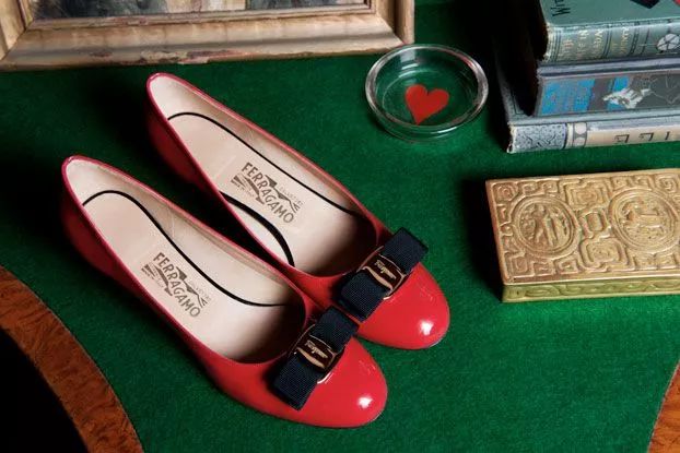 林允纪梵希代言,林允菲拉格慕香水