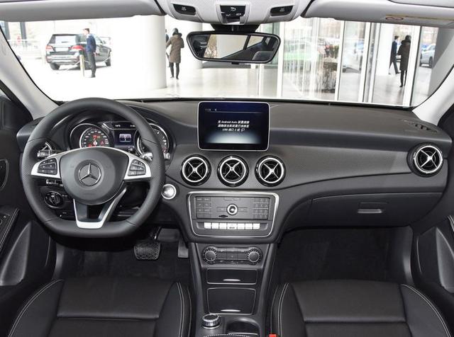 奔驰gla和glb油耗对比,奔驰GLA跑高速油耗多少