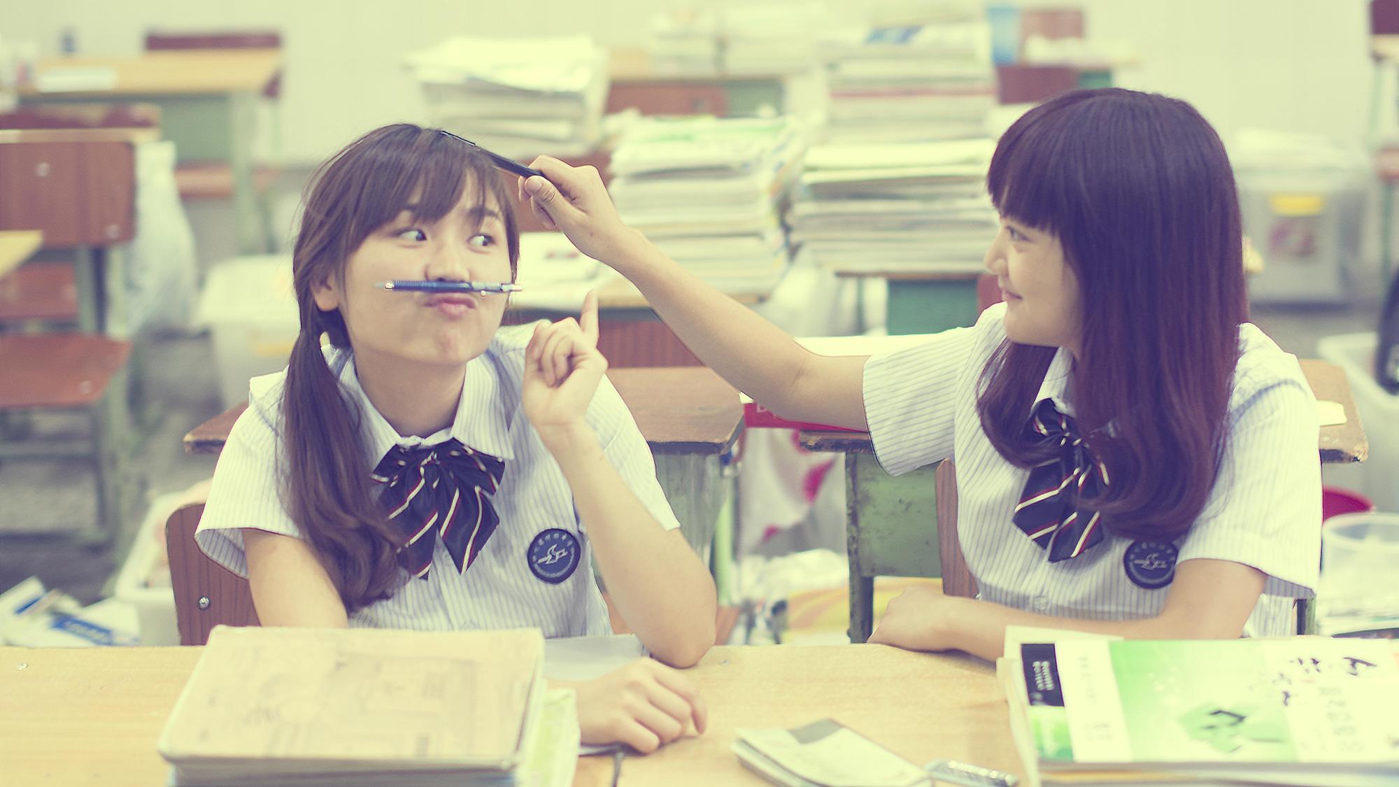 回忆我的同桌作文初中,初中我的新同桌优秀作文