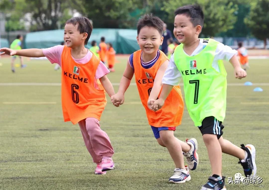 快乐足球记忆录,足球带给孩子们更多的快乐和成长