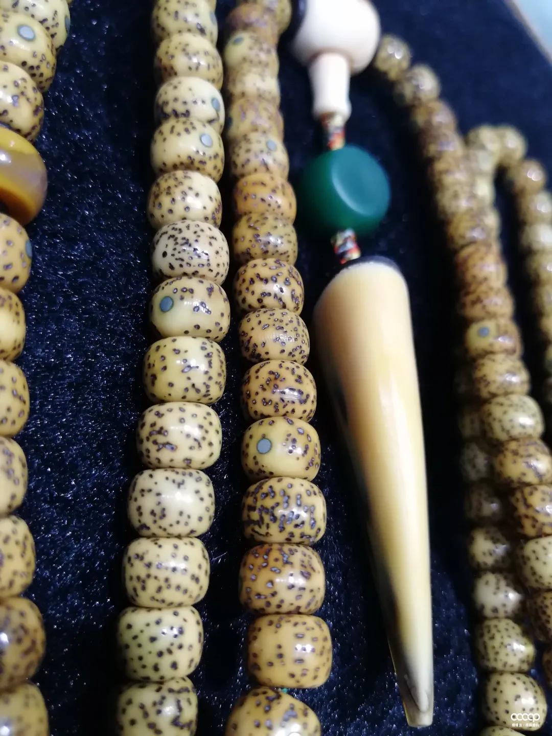 他试了一瓶“印度神油”，盘串6年，包浆妙啊