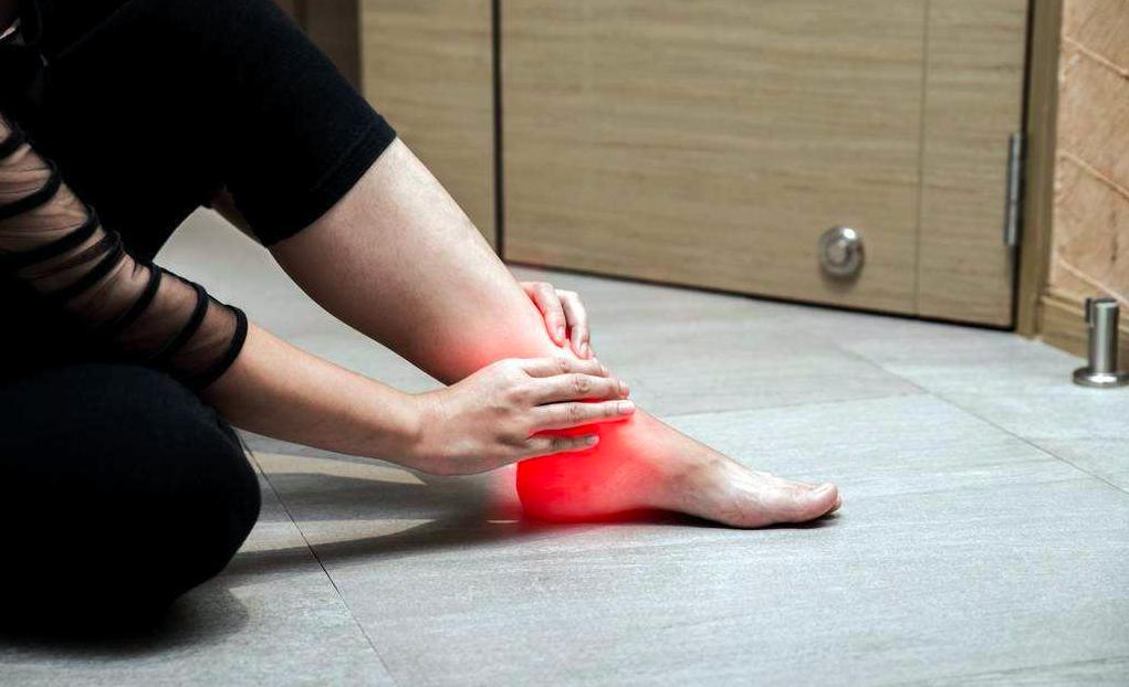 跑步伤不伤膝如何保护膝盖,跑步不小心伤到膝盖怎么办