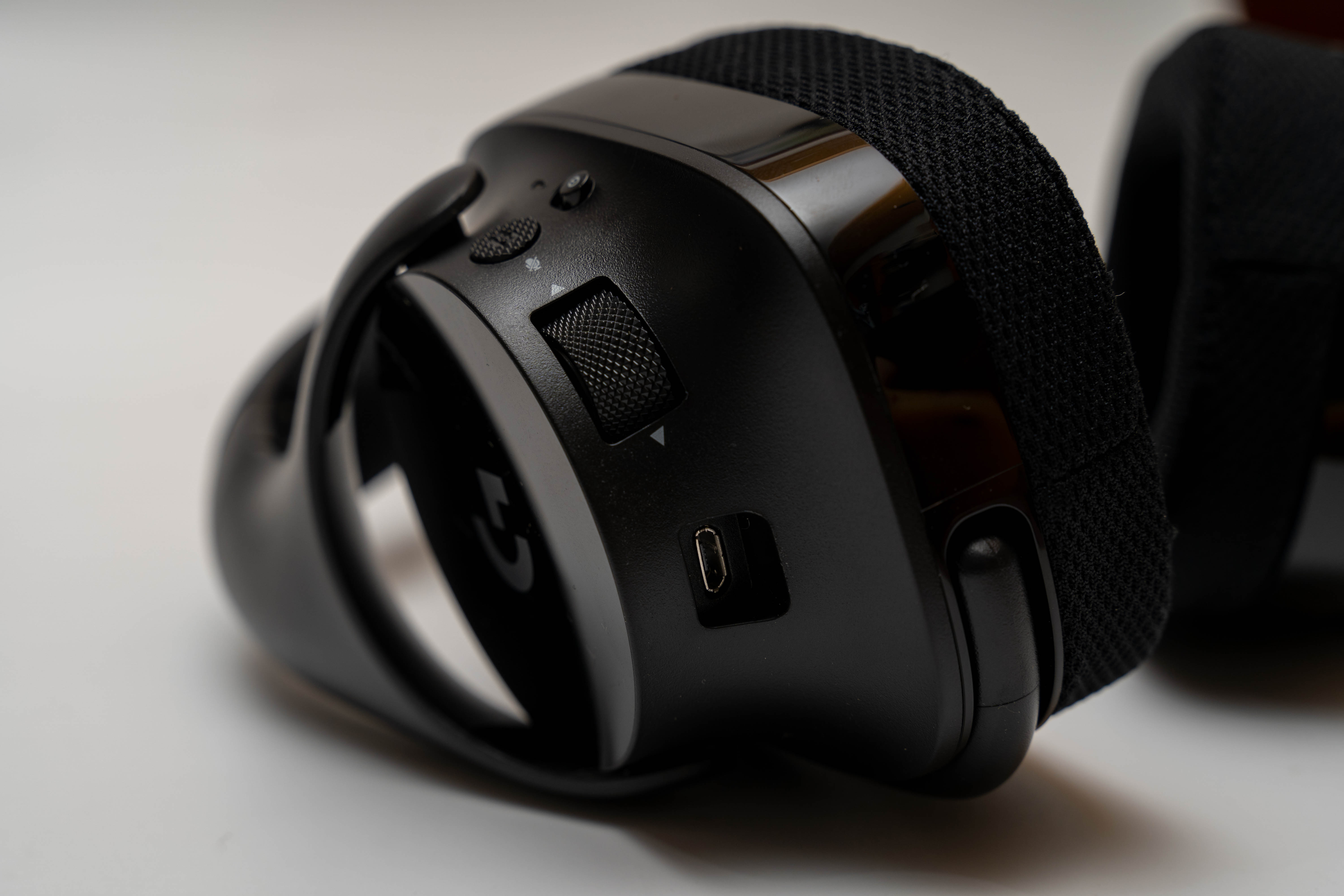 罗技g533配什么耳机好,罗技g533耳机怎么设置