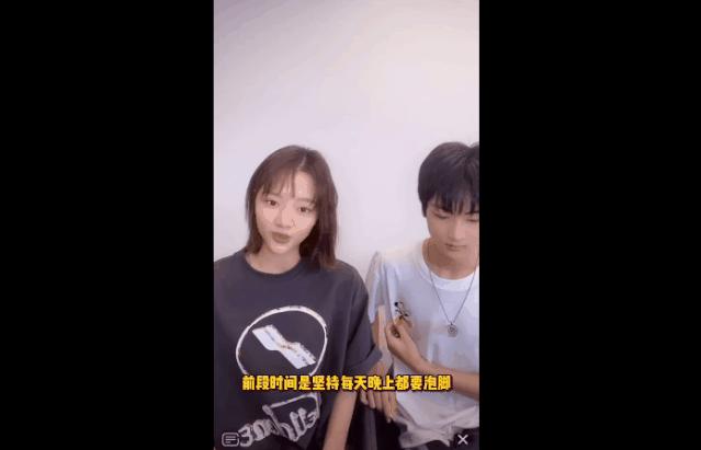 小孩子说你脚臭你该怎么怼,当众吐槽女生脚臭被骂惨