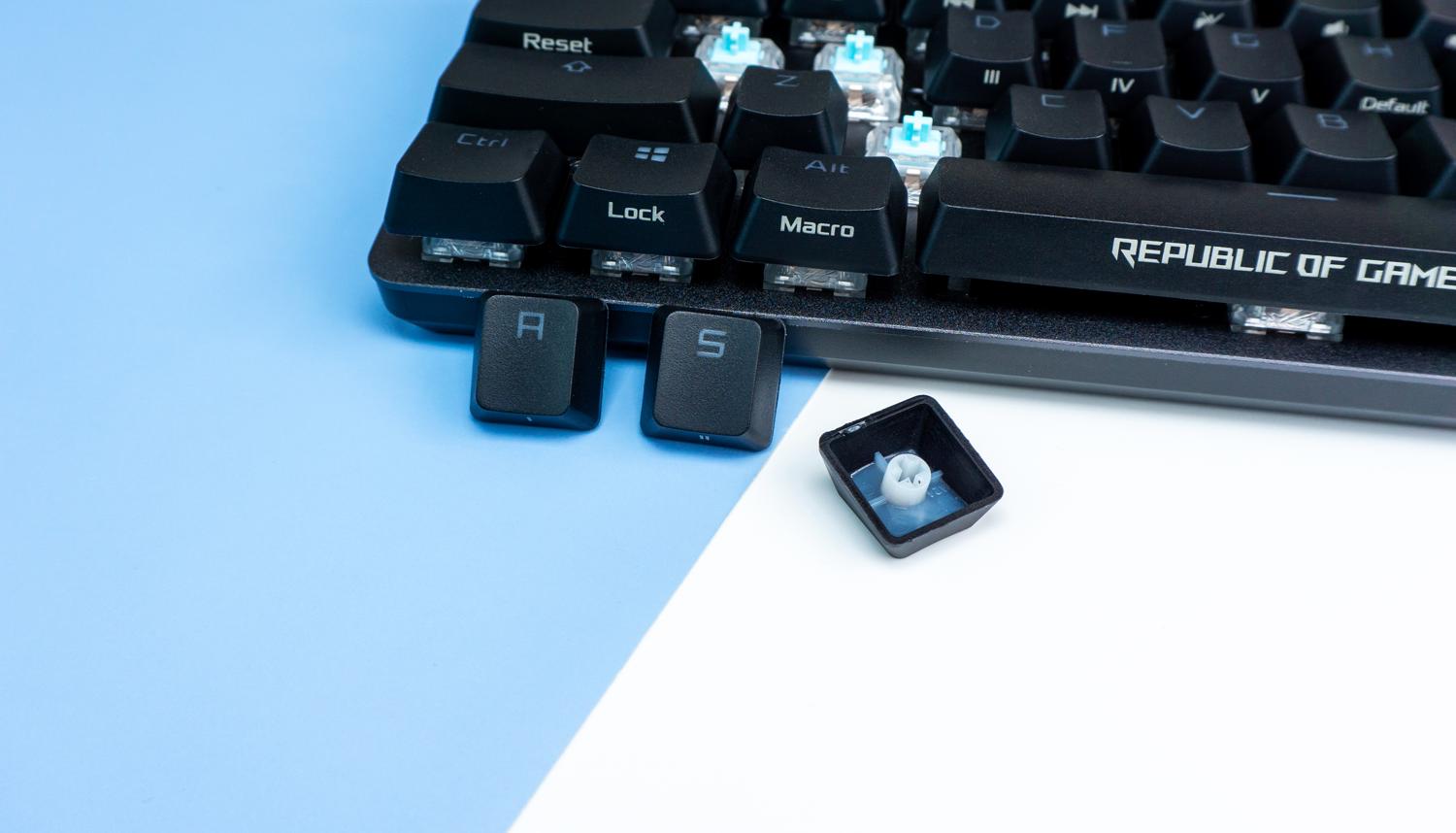 游戏宅理想桌面,电竞头戴式耳机rog棱镜s