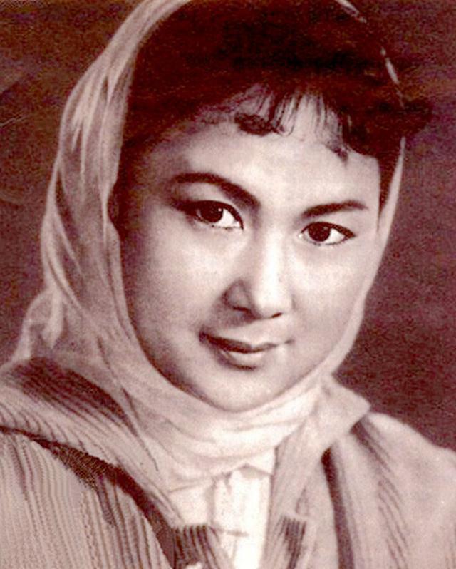 新中国二十二大影星之外的明星,健在的二十二大影星