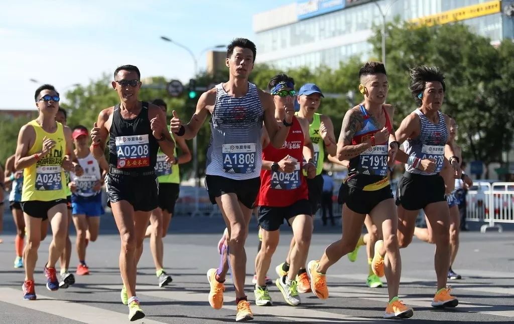 全程马拉松赛前二十天怎么练,全程马拉松4小时训练计划表