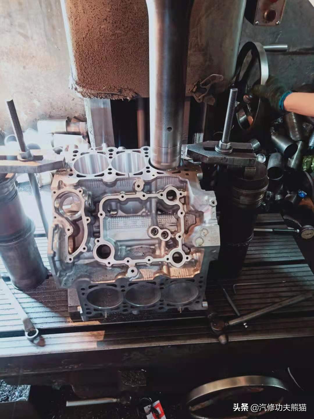 2010年的奥迪a6l2.8烧机油吗,08年奥运版奥迪a6值多少钱