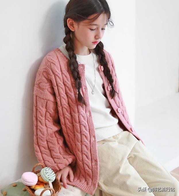 又潮又酷韩版黑色毛衣儿童版,男童冬季韩版百搭毛衣