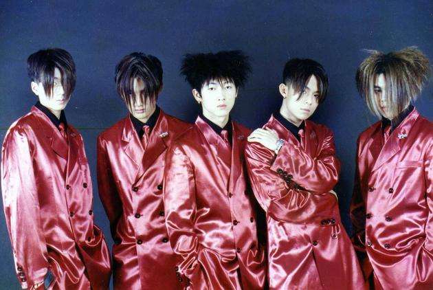 移动互联网时代的偶像工业，偶像的重新发明与粉丝身份的虚拟转向