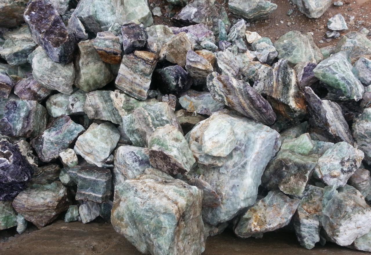 芯片原材料中国能生产吗,遏制芯片