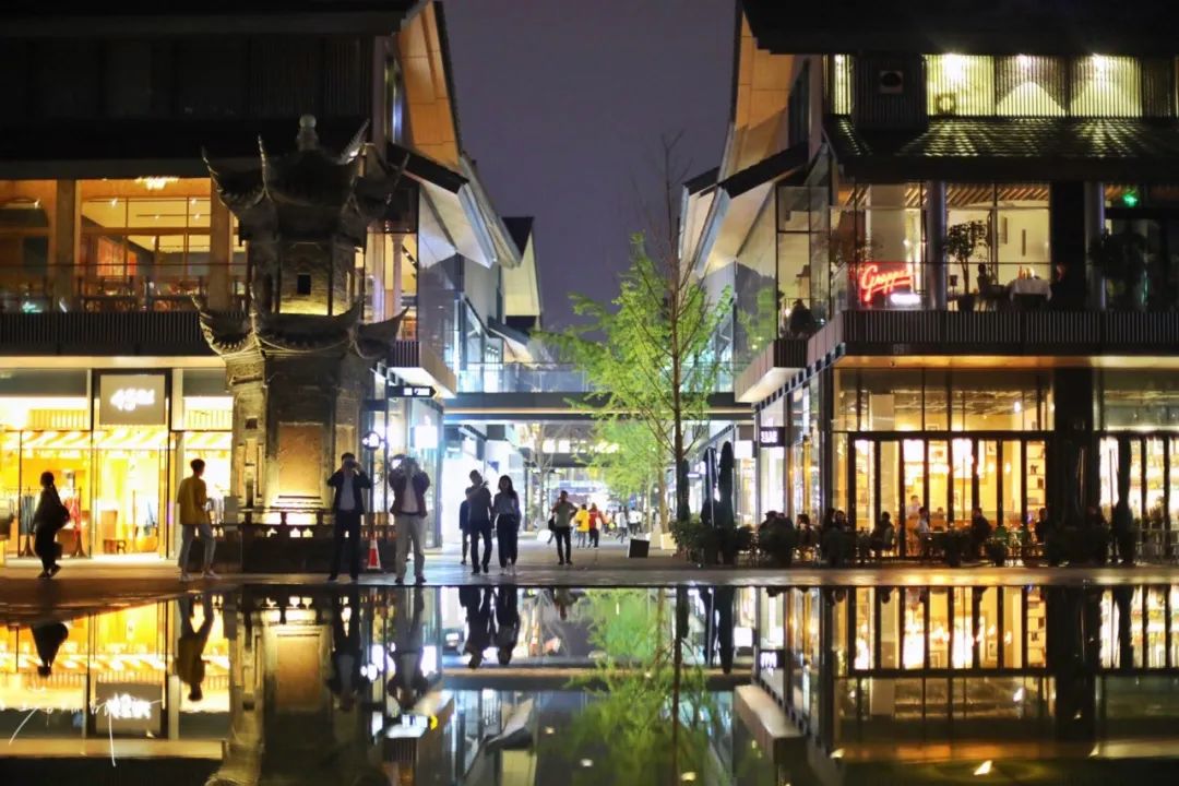 宽窄巷子成都休闲慢生活好去处,夜游成都宽窄巷子茶馆