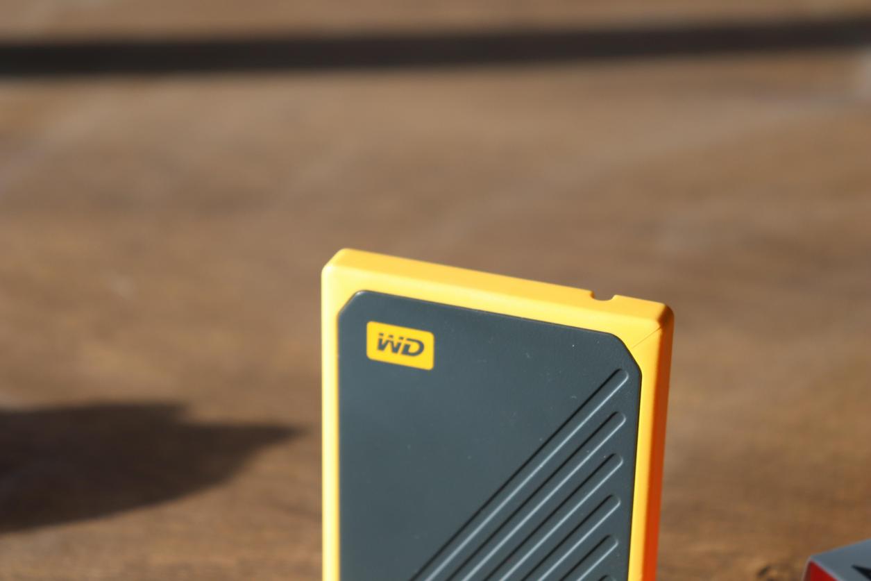 西数MyPassportSSD固态移动硬盘,西数mypassport随行版