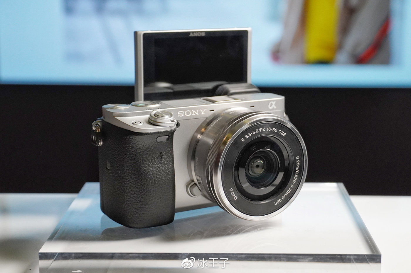 两款7000元左右的微单套机：佳能M6二代和索尼A6400谁更值得买？