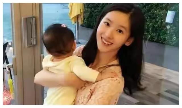 章泽天有3次人生重要选择,章泽天要对自己有正确的认知