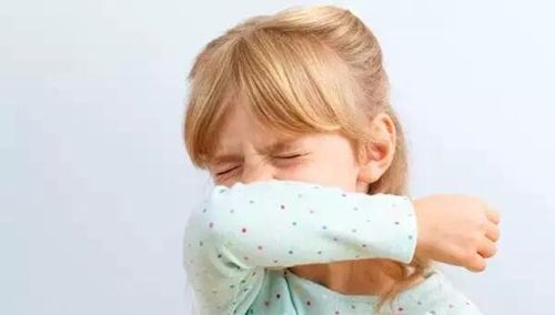 宝宝打喷嚏就流鼻涕是怎么回事,宝宝打喷嚏流鼻涕是不是鼻炎