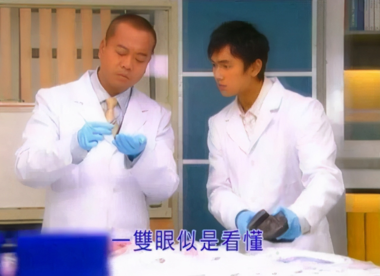 秦沛女儿郑俊弘照片,郑俊弘和秦沛的女儿