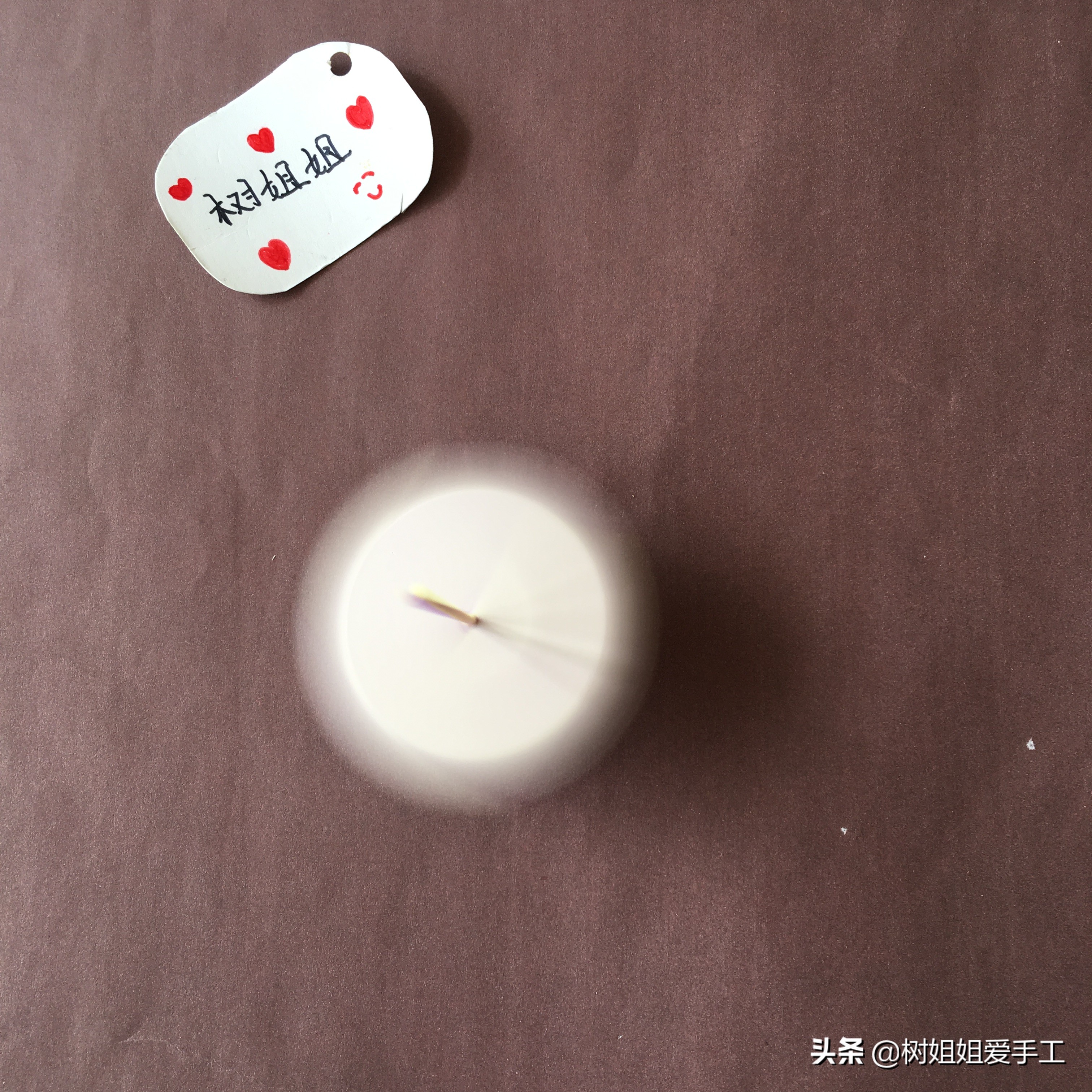 折纸陀螺飞镖怎么折,用牙签和卡纸折纸陀螺折法