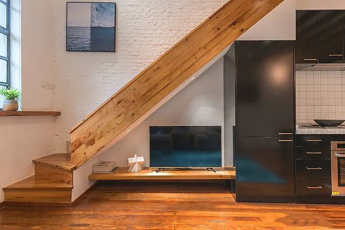 家里楼梯怎么布置,家里楼梯设计方案100例