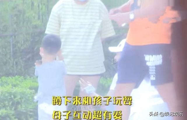 赵丽颖回家与家人道别,赵丽颖把冯绍峰带回老家