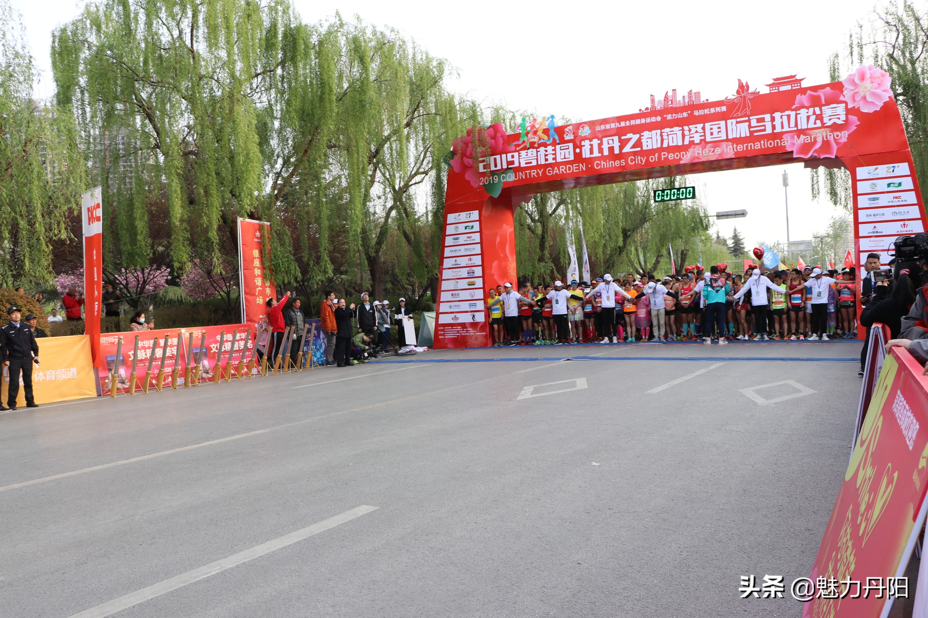 红旗飘扬春潮涌,专题片解说词——菏泽市开发区丹阳街道科学发展纪实