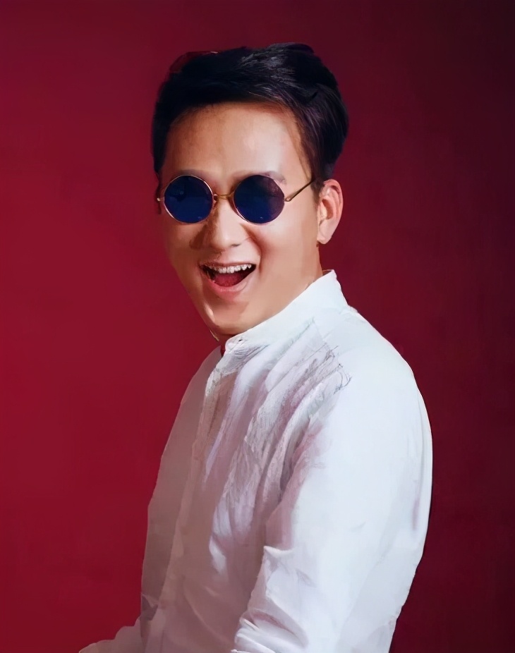 维密品牌撤柜,维密超模退场走秀