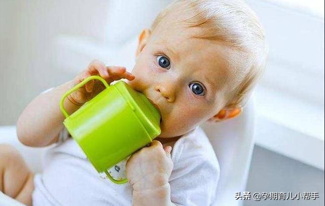 宝宝多大戒奶瓶戒晚了危害这么多,小孩怎么戒奶瓶最好的方法