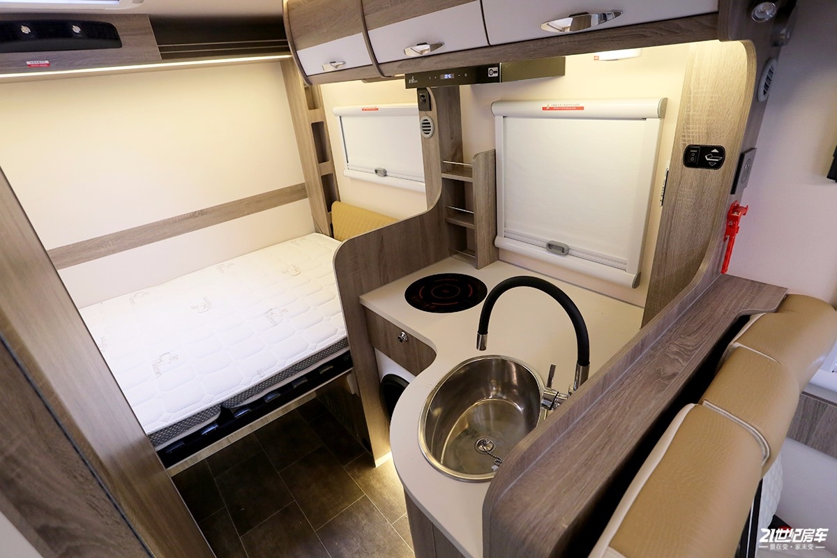 霍夫勒逸翔房车小额头,霍夫勒逸翔小顶房车