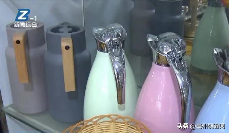 火锅店服务员烫伤人谁的责任,饭店就餐被烫伤谁来承担责任