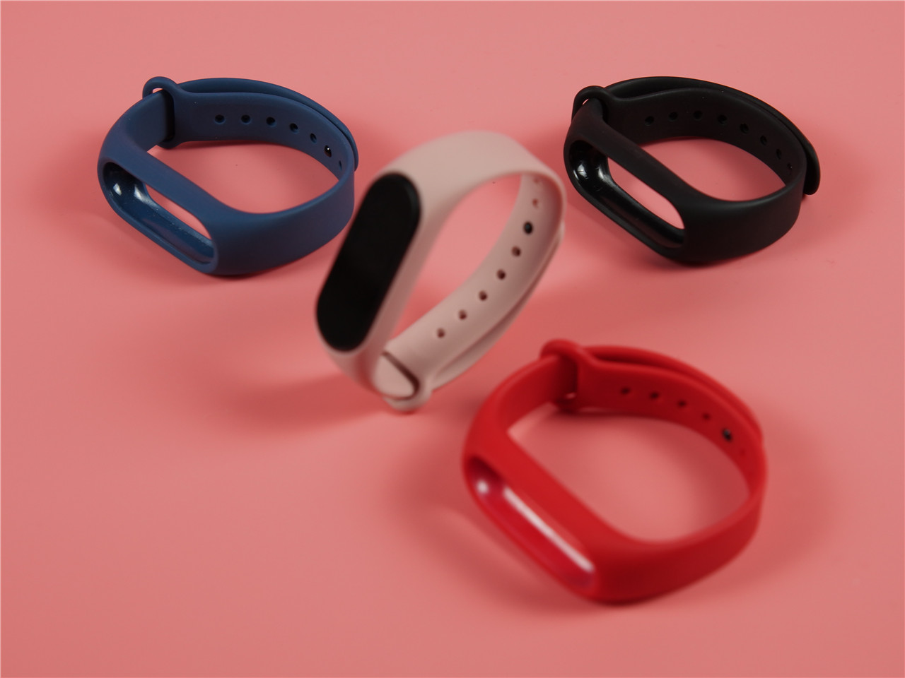 有品上架一款拥有彩色腕带可刷公交刷地铁能够模拟门禁卡黑加手环