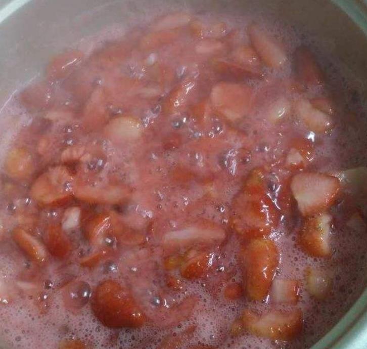 好吃又甜的草莓酱,买的草莓酱可以做什么