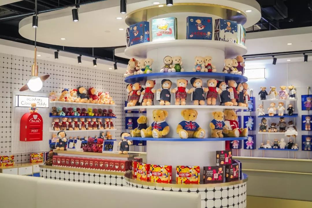 告别东方明珠、城隍庙，来上海这家暗藏100只泰迪的奶茶店