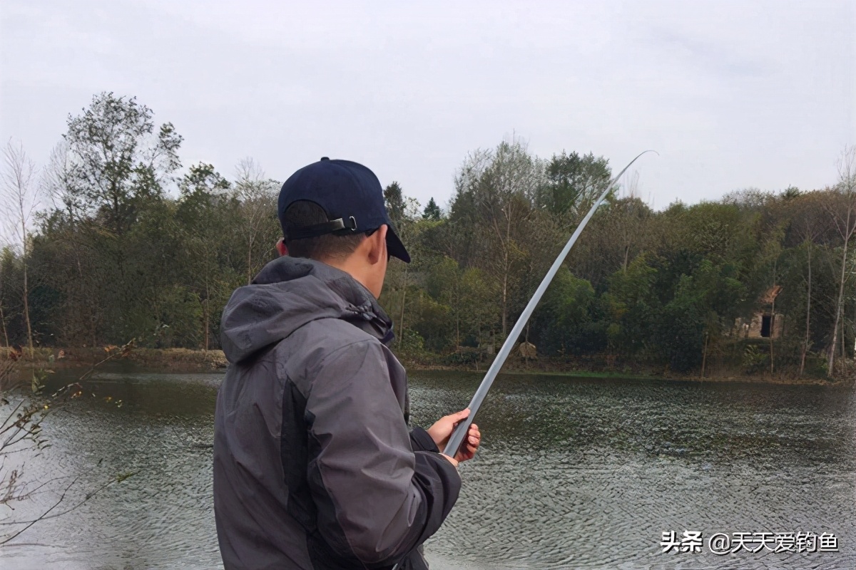 冬季钓鱼的五个干货技巧,冬季钓鱼如何让鱼获翻倍