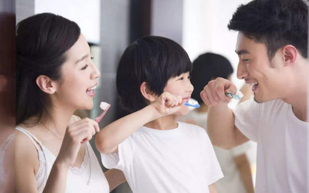 宝宝牙齿腐蚀没了还发黑,宝宝牙齿黄腐蚀